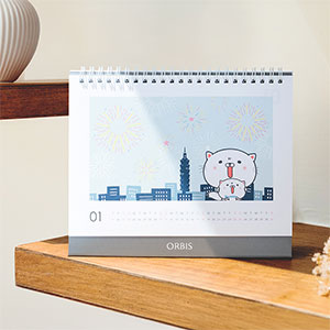快速又忙碌的年末，面對全新一年要保持天天開心的好心情！ORBIS獻上「2026年水水喵桌曆」，可愛逗趣的水水喵每月主題，陪你規畫工作與生活的重要記事。方便筆記的書寫空格、標註重要的農曆日期，讓數位時代也能靜下心好好規畫日常及重要行程。12月單筆購滿999元，即可獲得一份！數量有限，送完為止。